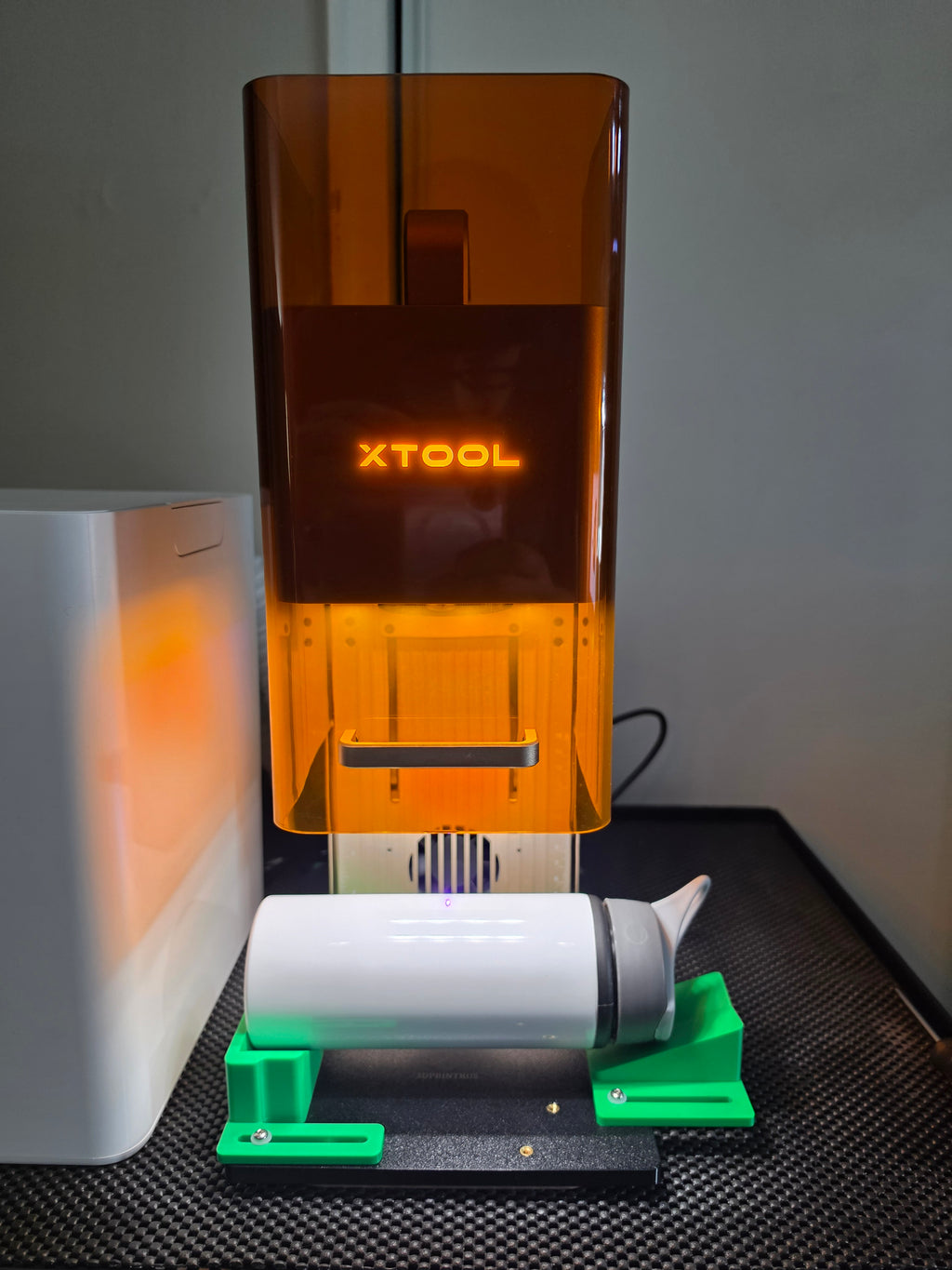 Xtool F1/F2 Drinkware Jig: Universal Tumbler, Mug & Glass Engraving Fixture
